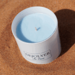 Perfume en Vela en la arena de la playa Vainilla Delicia | Dejolyer perfume en vela Artesanal & Sostenible Oasis de Inspiración